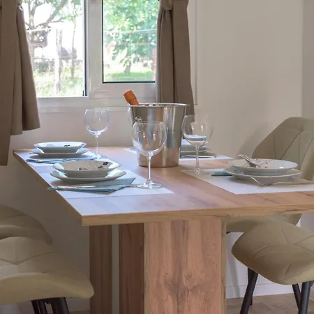אתר קמפינג Tiny House Kety Krupa